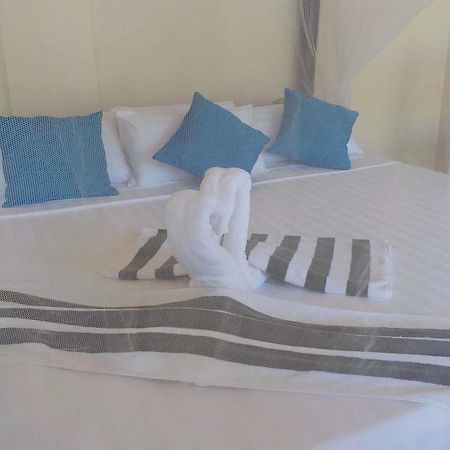 นอนนาส์ เฮาส์ Hotel Boracay Island ภายนอก รูปภาพ
