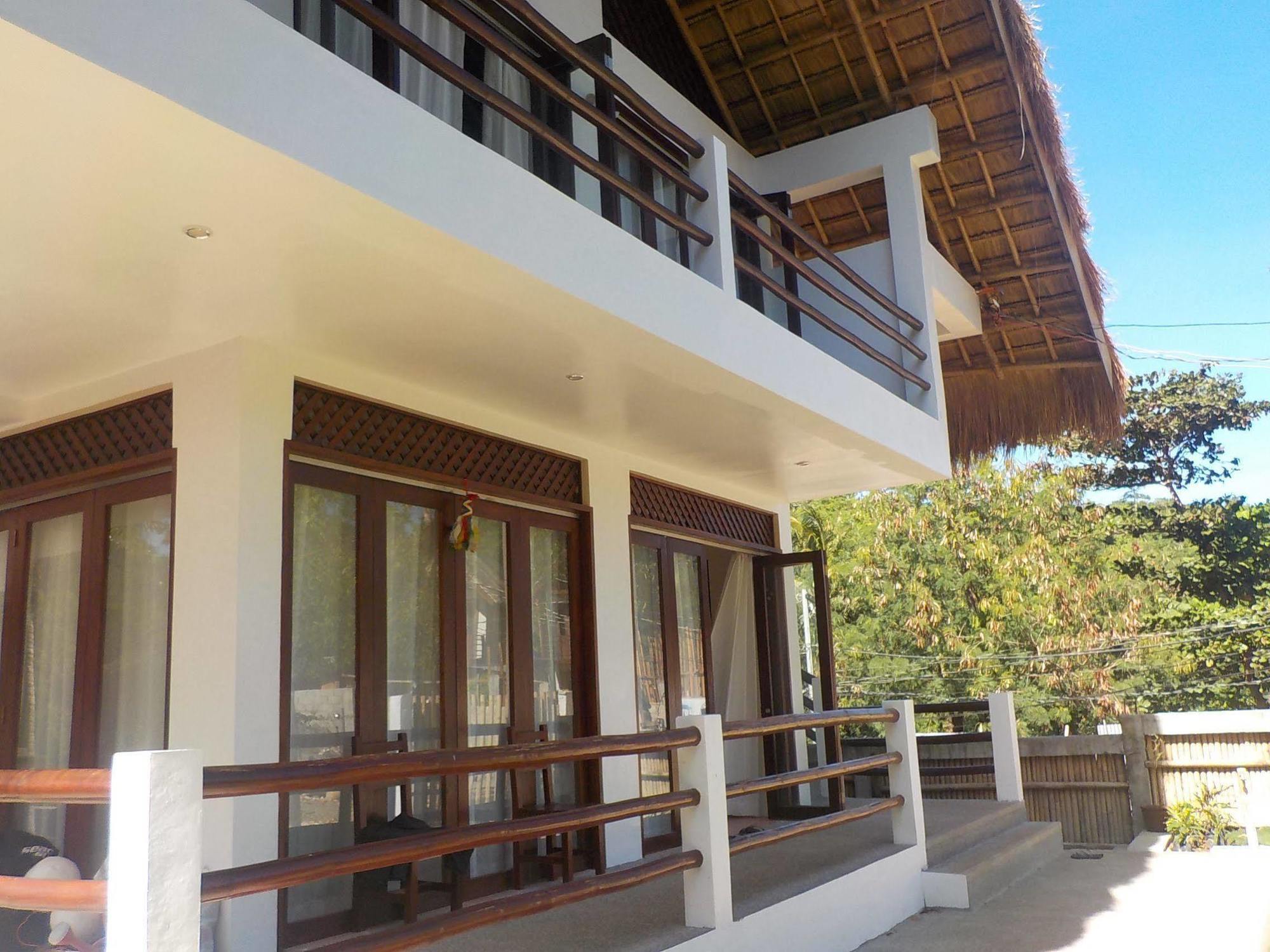 นอนนาส์ เฮาส์ Hotel Boracay Island ภายนอก รูปภาพ